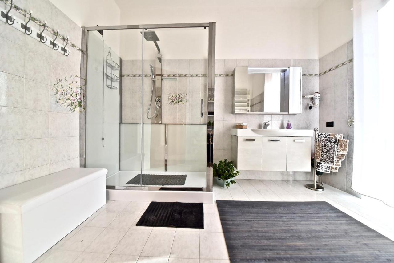 Modern Apartment Halfway Between Milan And Como Cogliate Extérieur photo
