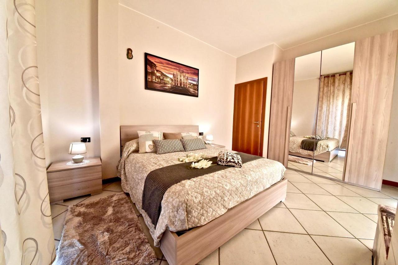 Modern Apartment Halfway Between Milan And Como Cogliate Extérieur photo